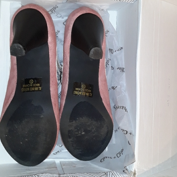 Heels - Picture 2 of 3